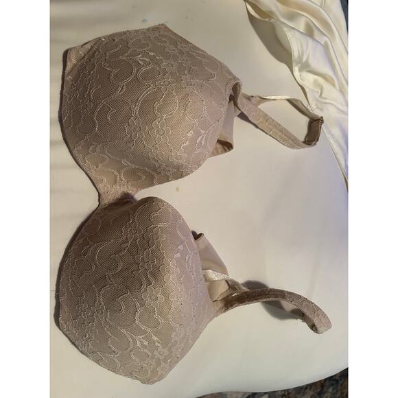 Cacique Nude Lace Bra size 44C gently used Lightly lined - Picture 1 of 4